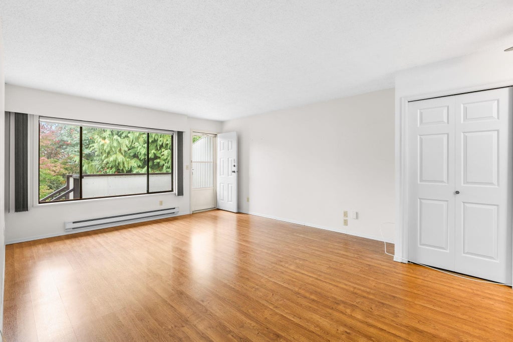 Photo of 32959 George Ferguson Way #13, Abbotsford, BC V2S 4N3 (MLS # R3174094)