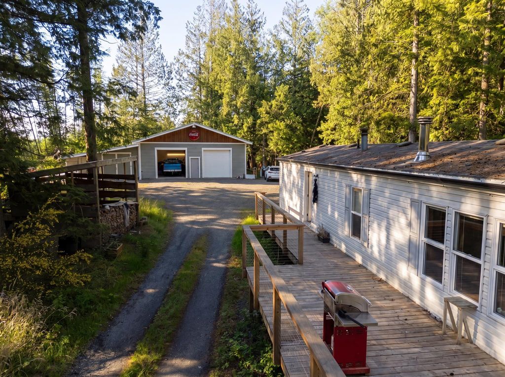 Photo of 521 200 Street, Langley, BC V2Z 1V9 (MLS # R3126657)