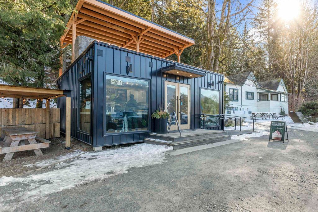 listing image 1100049703201001233