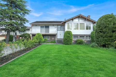 3760 Bargen Drive Richmond BC V6X 2R8