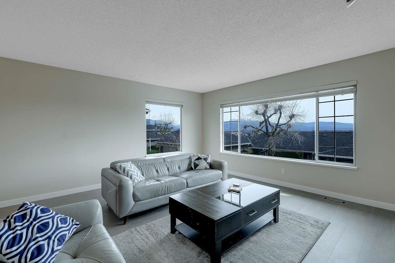 1140 Castle Crescent 208