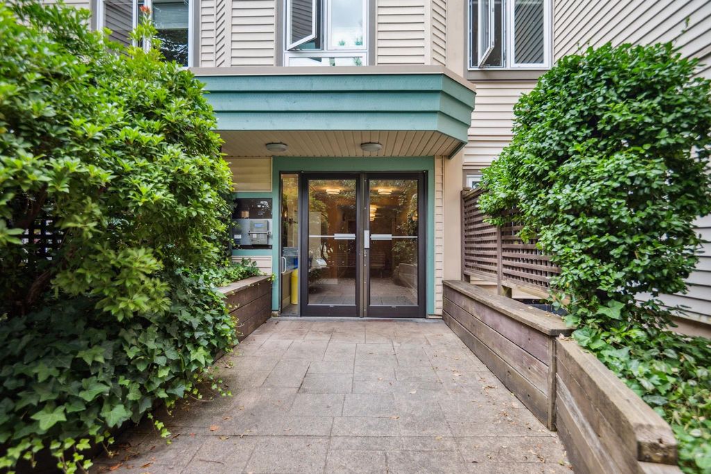 listing image 1106903121395124377