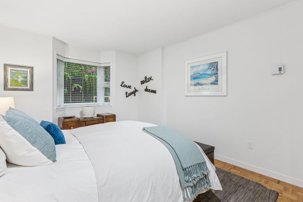 listing image 1104320842575773453