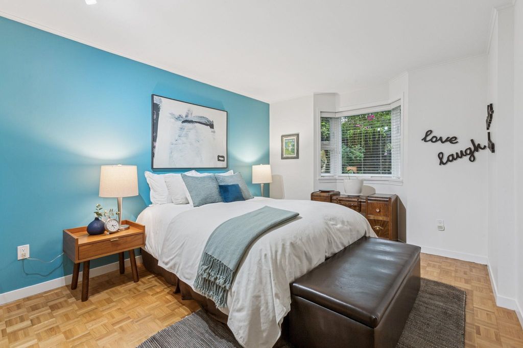 listing image 1106940292984867472