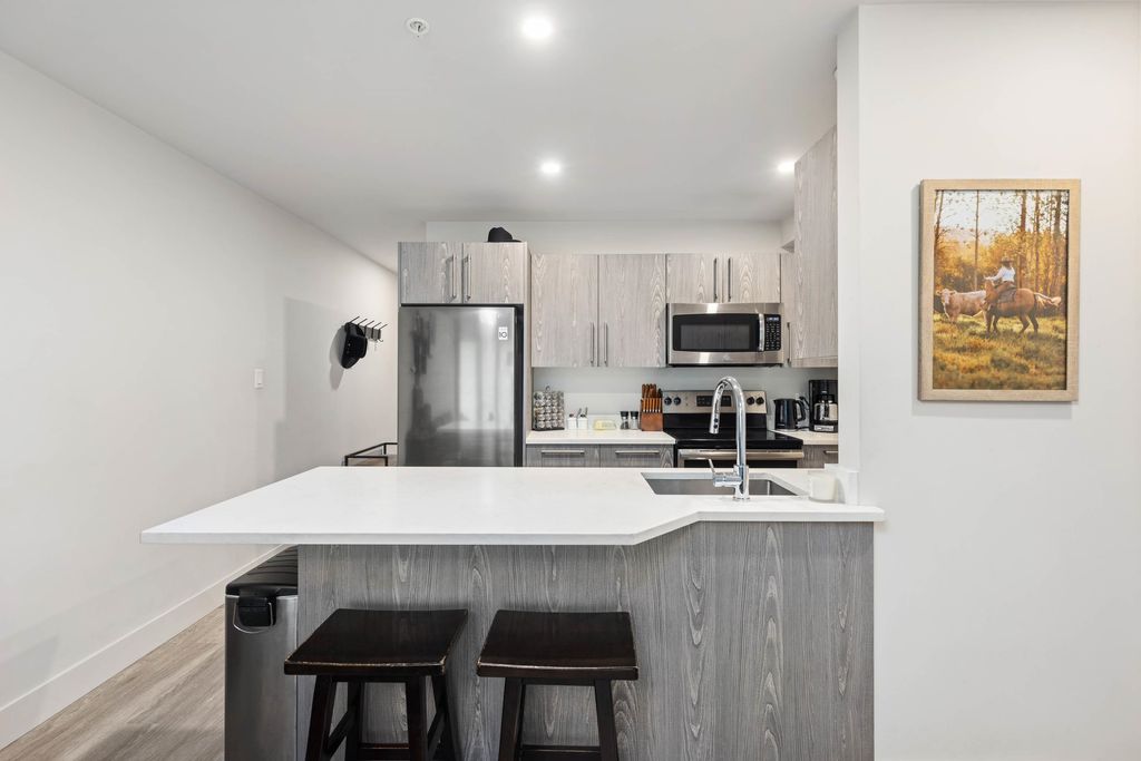 listing image 1104046103370589600