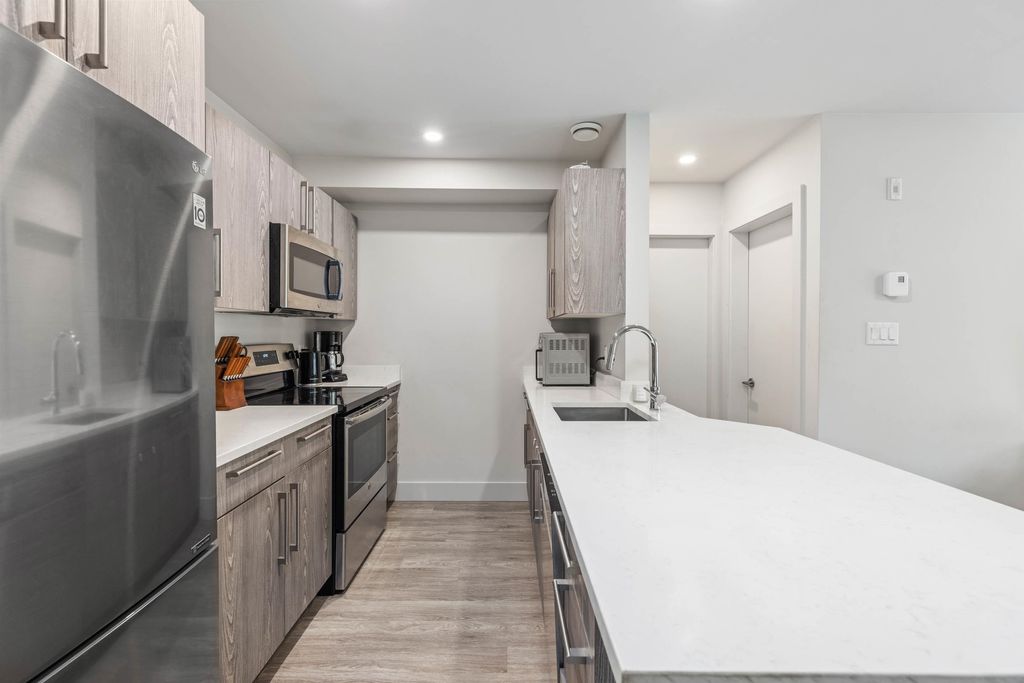 listing image 1103084465263104209