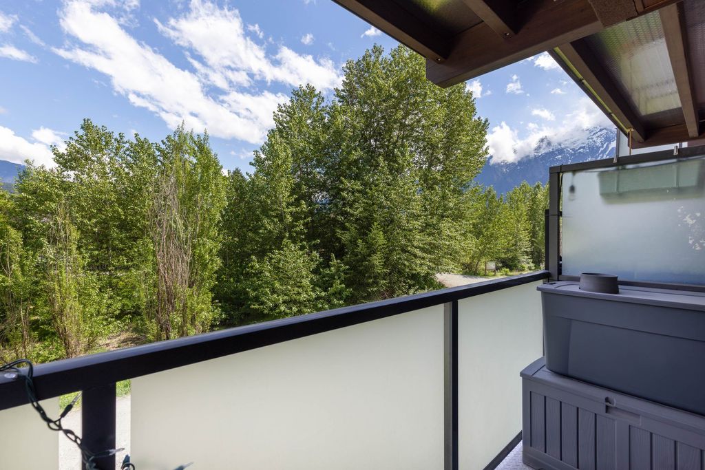 listing image 1105341042206214736