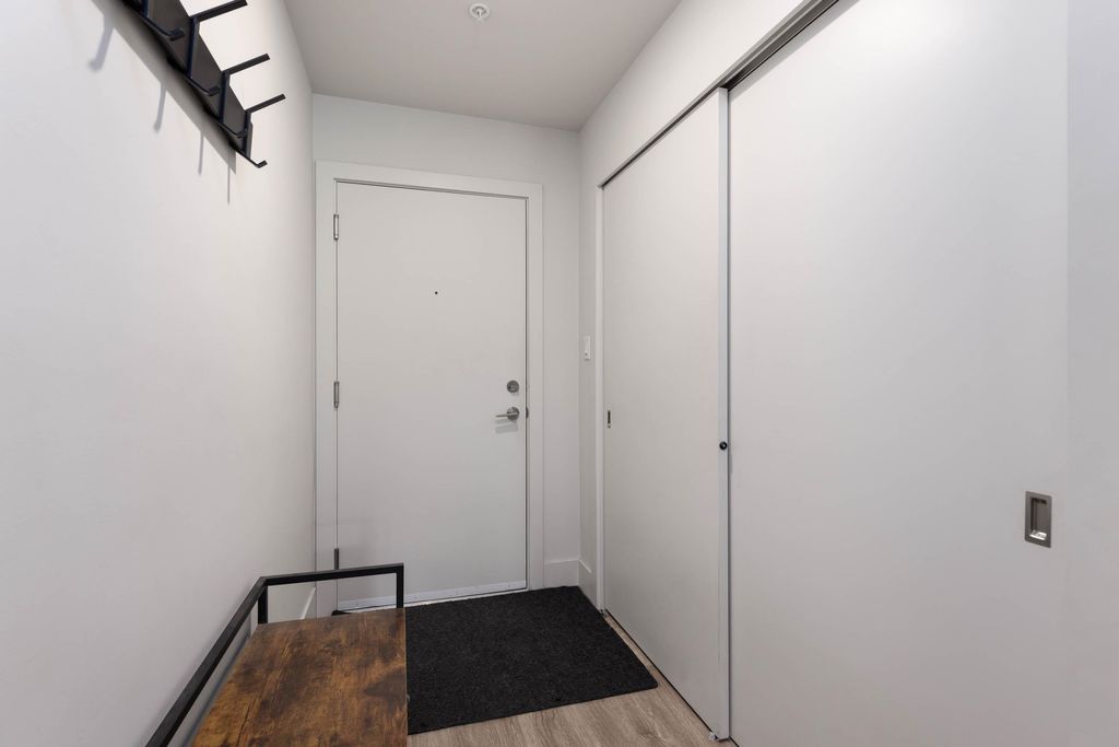 listing image 1106636547501063650