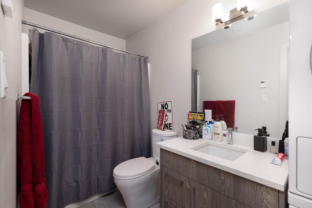 listing image 1101995885681362824