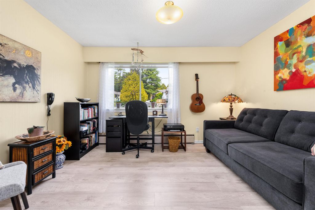 listing image 1103211345650760050