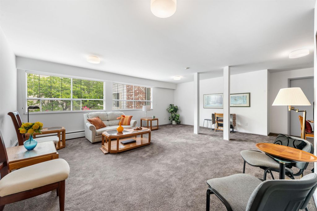 listing image 1104531055886075324