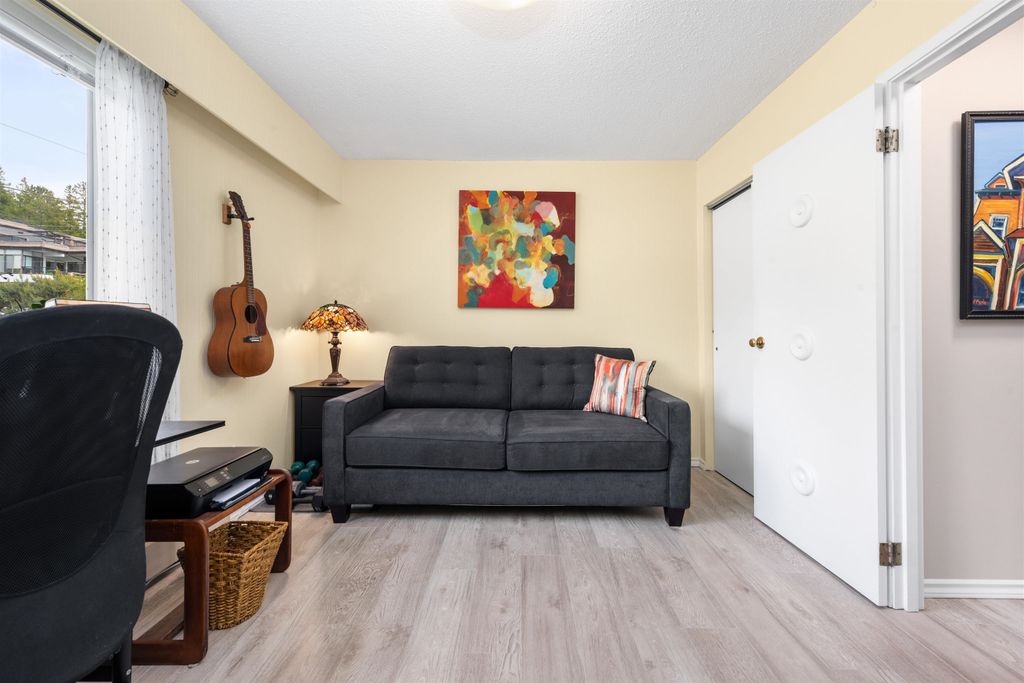 listing image 1104306349305937369