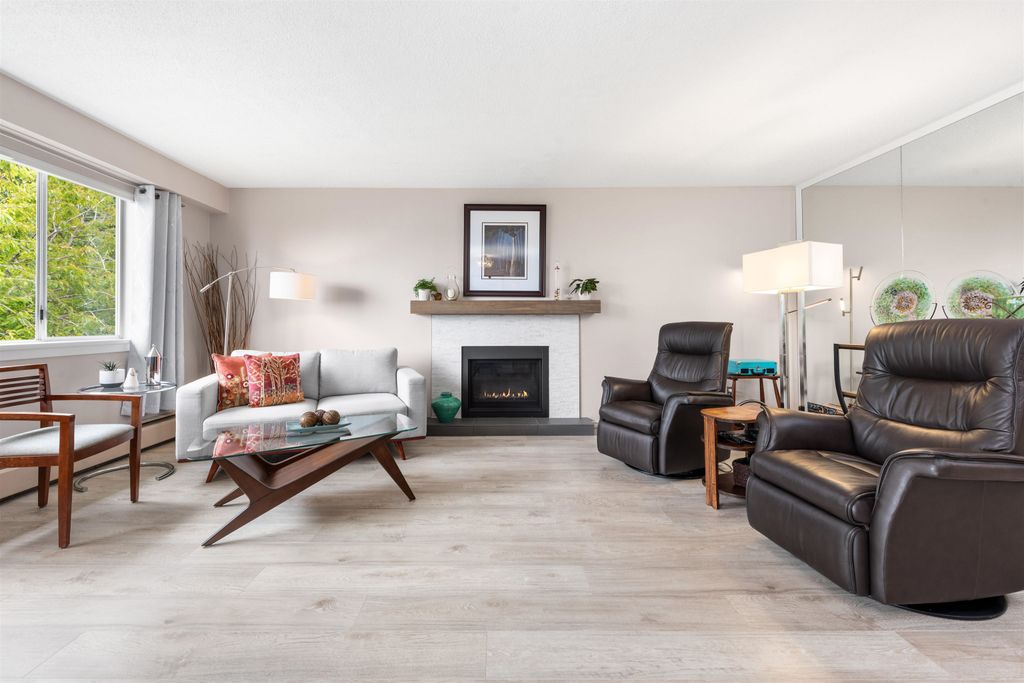 listing image 1102487206435682258