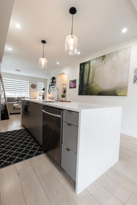 19628 55a Avenue 6 Langley BC V3A 3X2