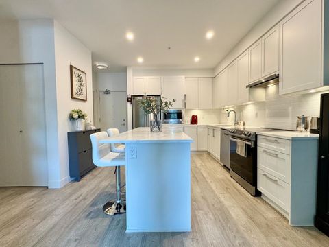 2160 Grant Avenue 208 Port Coquitlam BC V3B 0T3