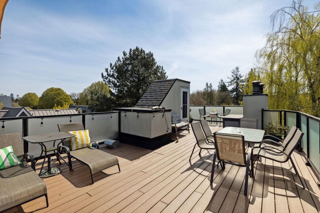 listing image 1104500801791878129