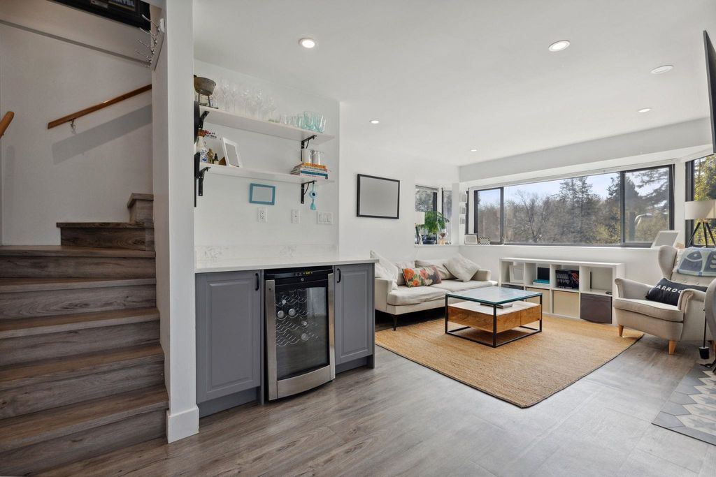 listing image 1102486808026585337