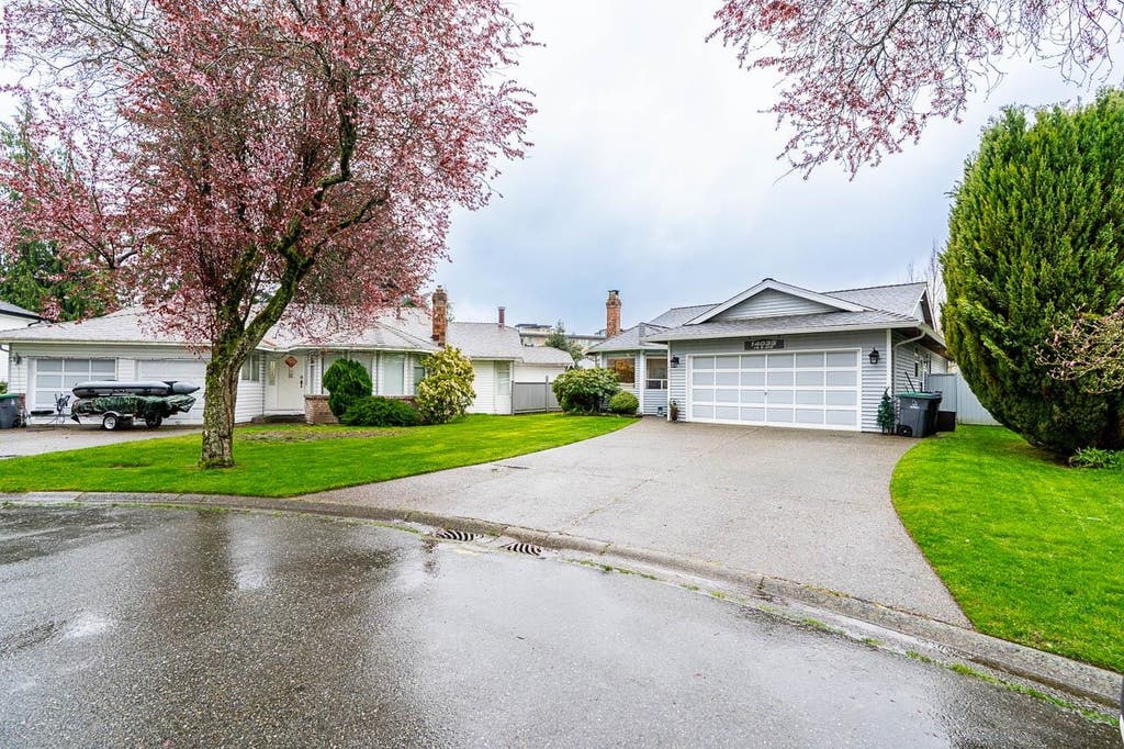 Photo of 14035 16b Avenue, Surrey, BC V4A 8K3 (MLS # R3148927)