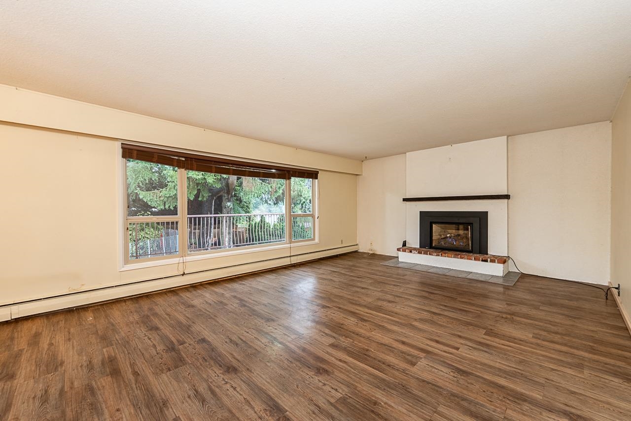 6511 Kempson Crescent