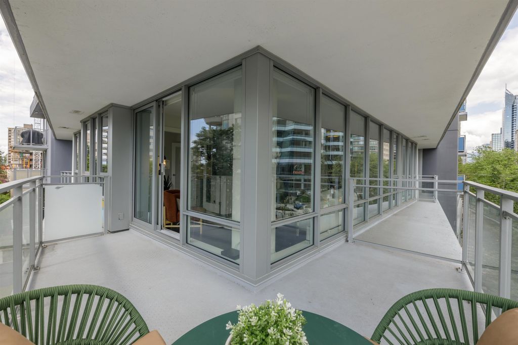 listing image 1109623027816410170