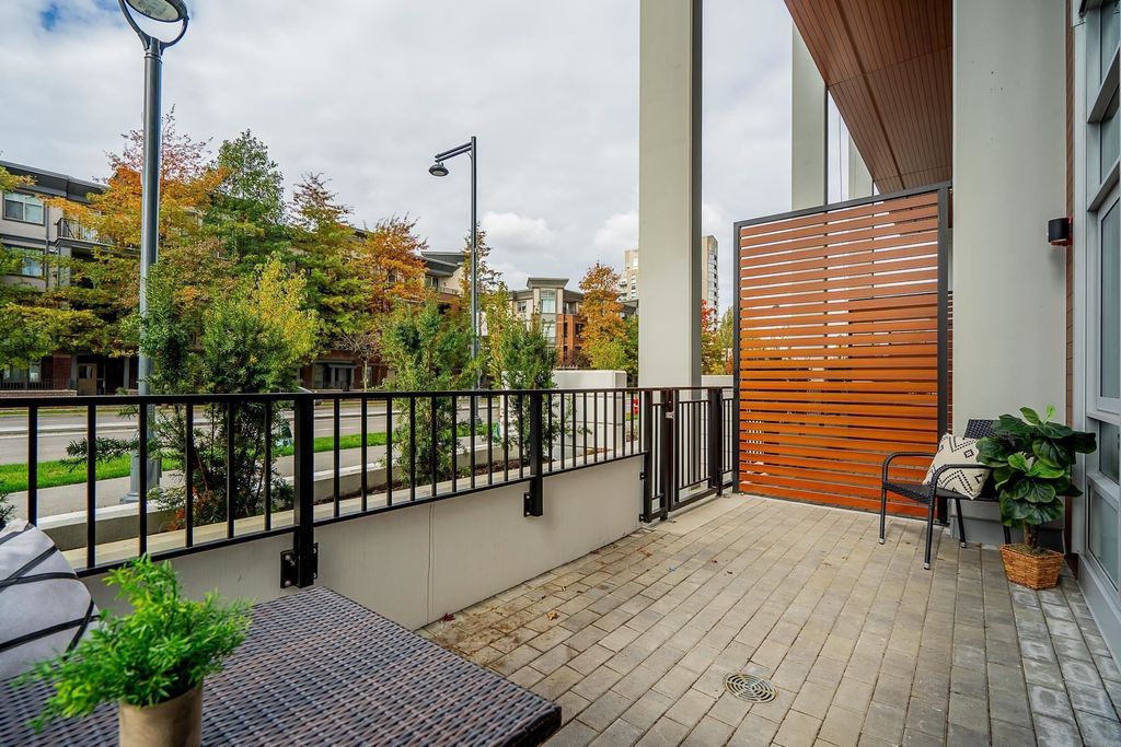 listing image 1104609439237545322