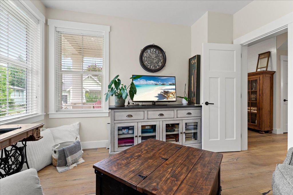 listing image 1109600571979575343