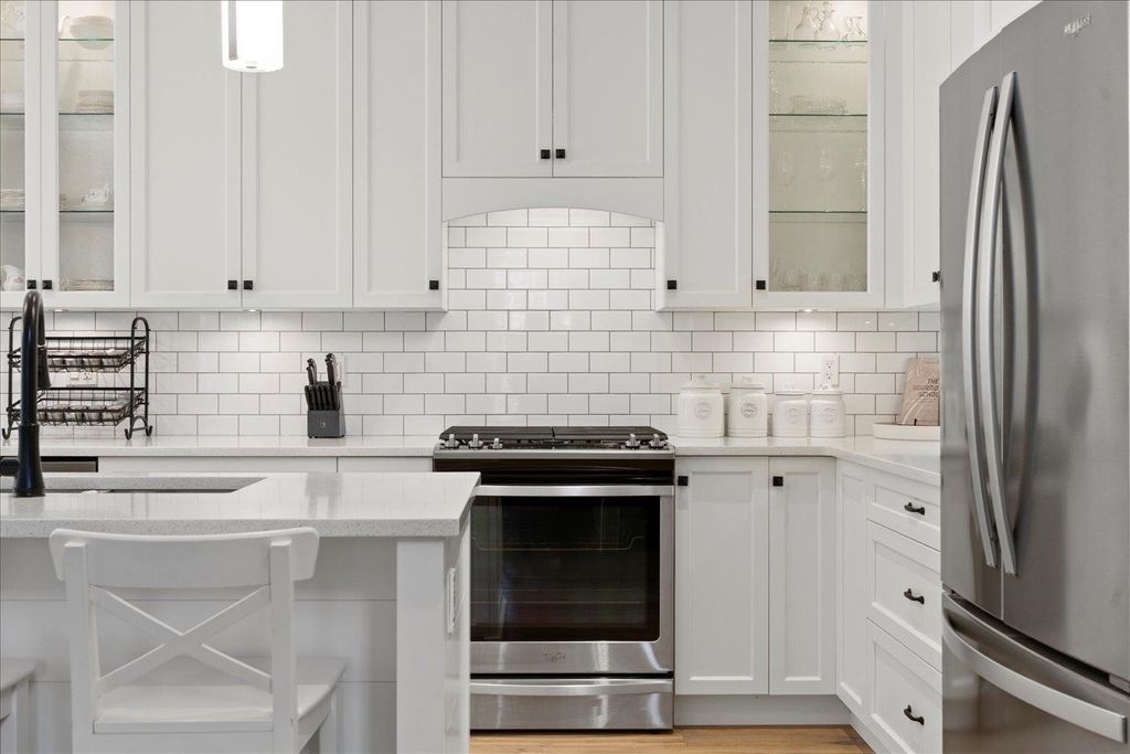 listing image 1108275965172394188