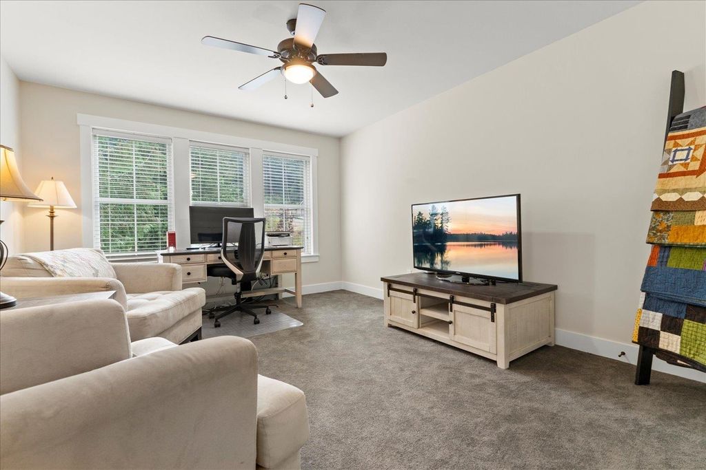 listing image 1103199988339074943