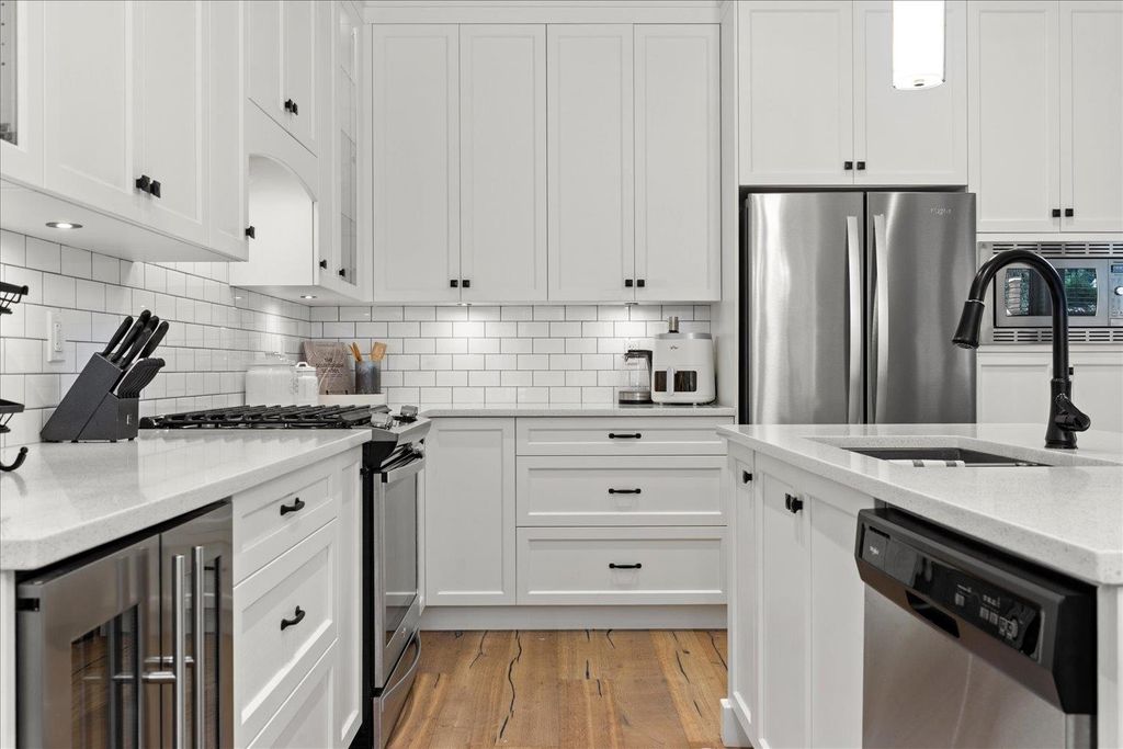 listing image 1103259020888336200