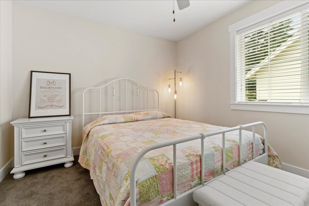 listing image 1103786037931839699