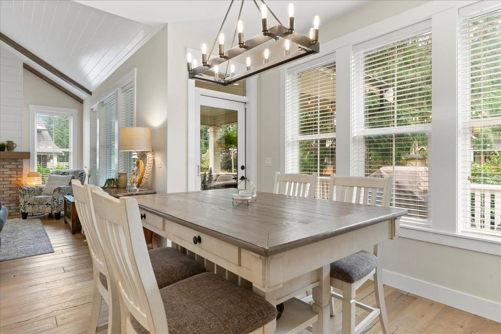 listing image 1102966475179803812