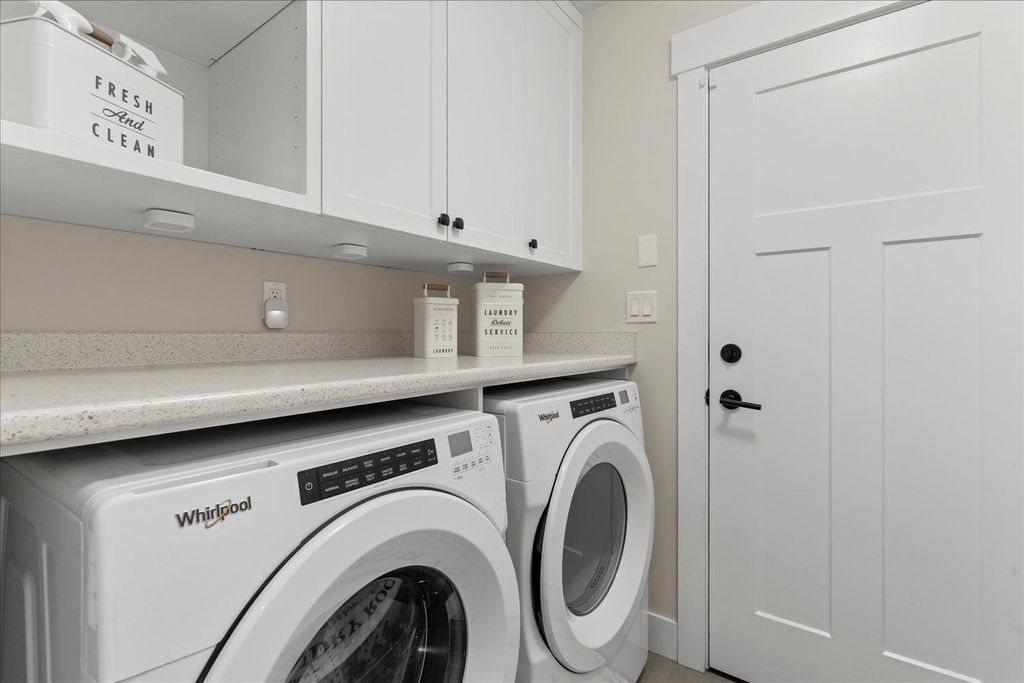 listing image 1108121866611229245