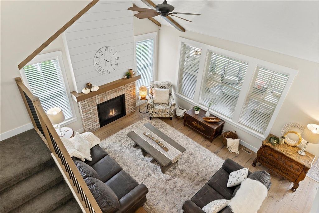 listing image 1100090201958846326