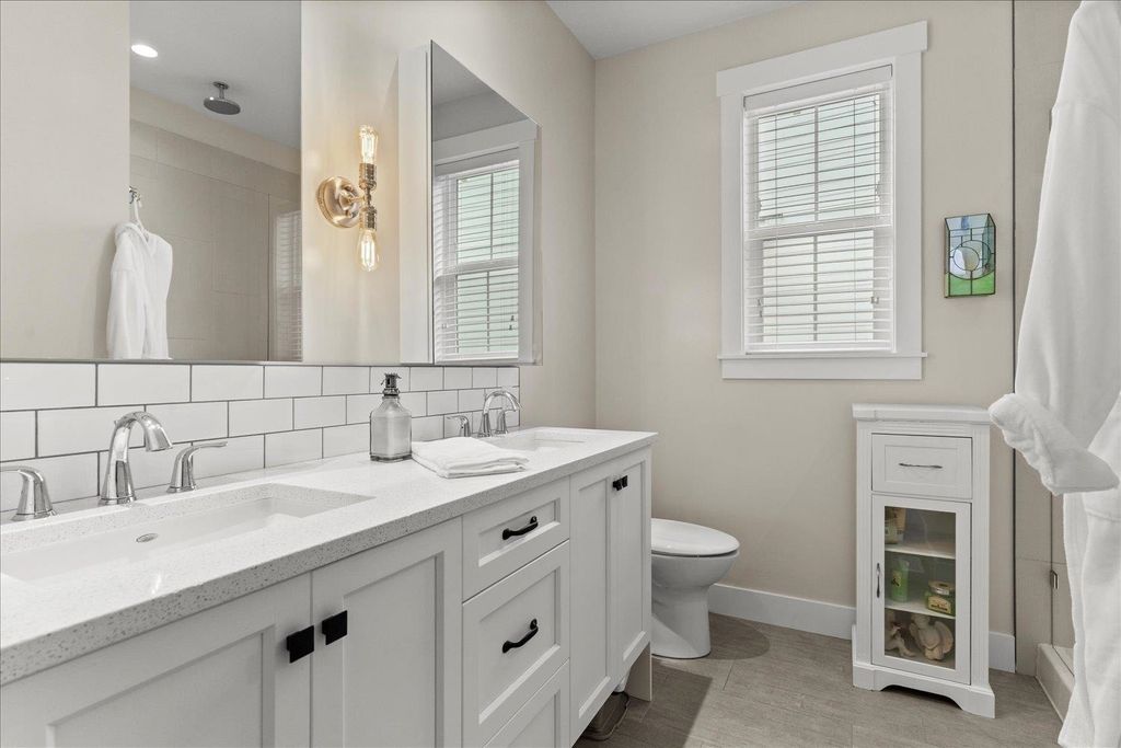 listing image 1101391731655337638