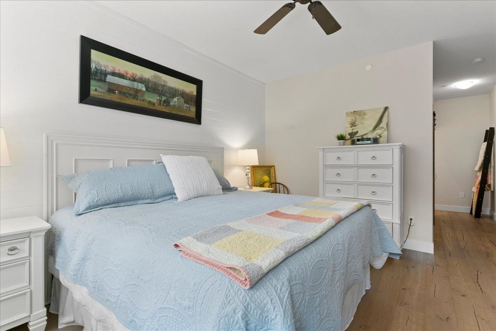 listing image 1109825109066052939