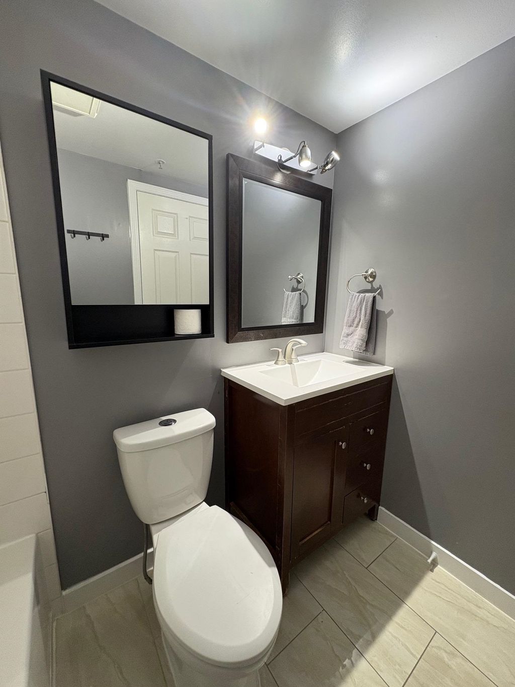 listing image 1104733286780964095