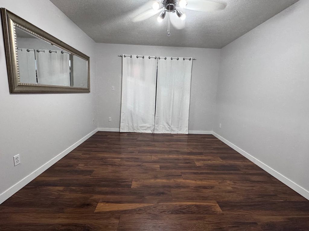 listing image 1106825191940923488