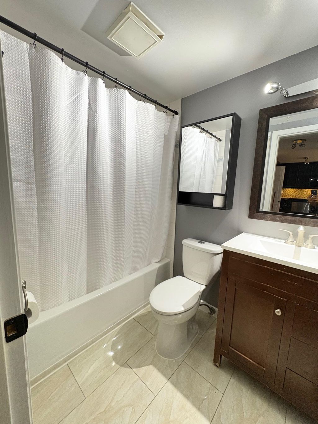 listing image 1102791110996220954