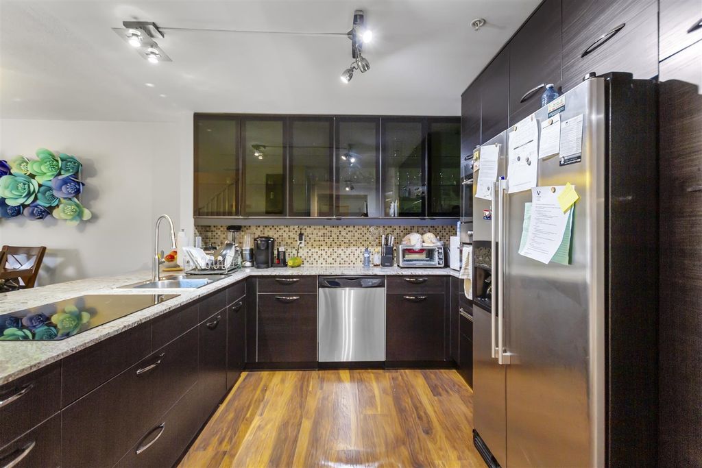 listing image 1100041664288926841