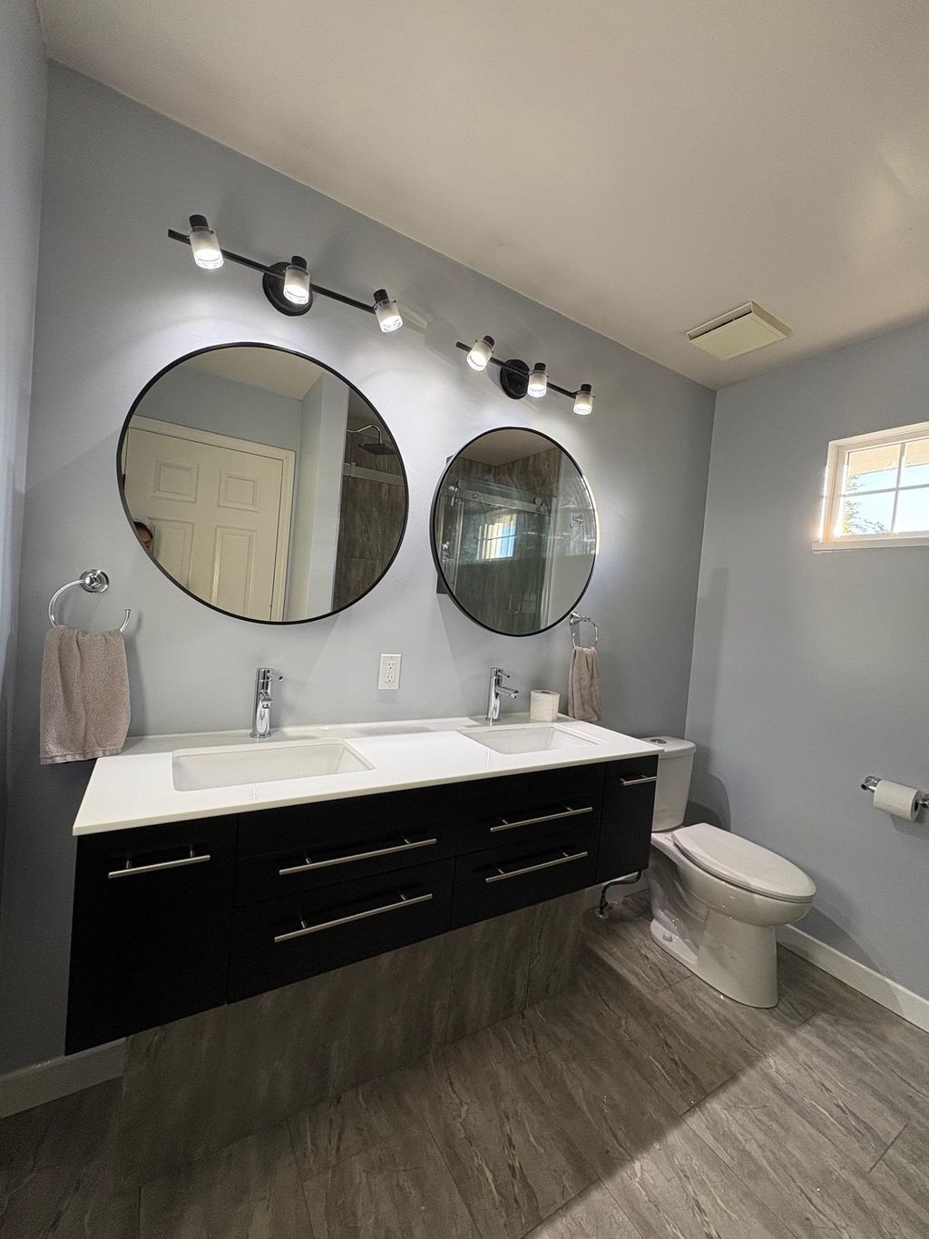 listing image 1105723046219597022