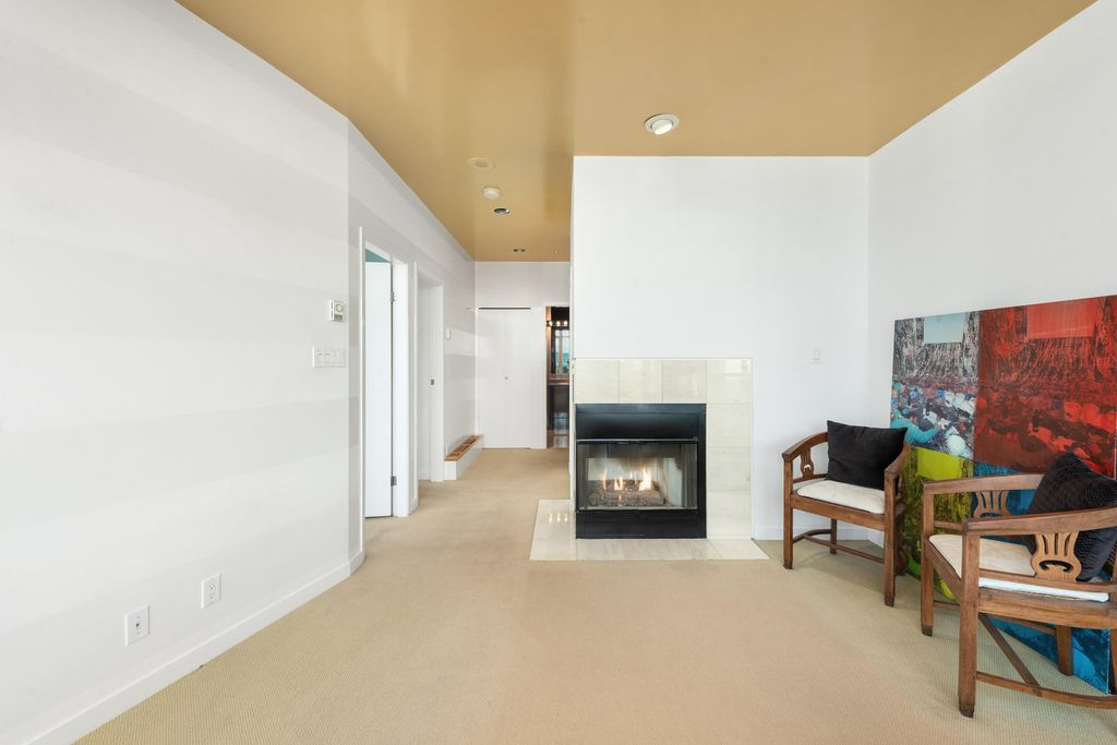 listing image 1102551198709912527