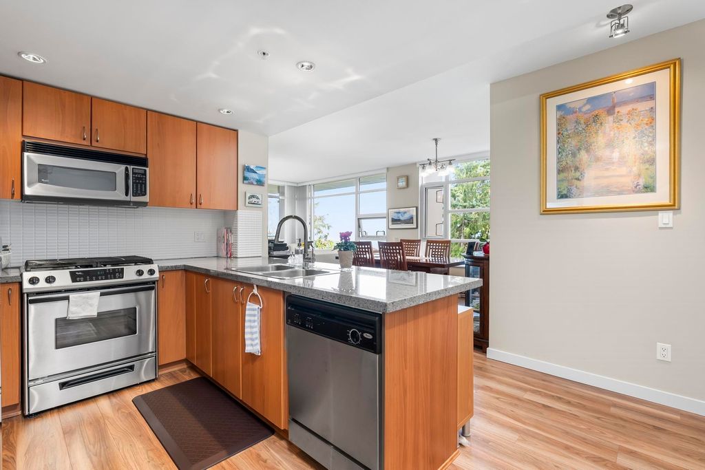 listing image 1102515942155887828