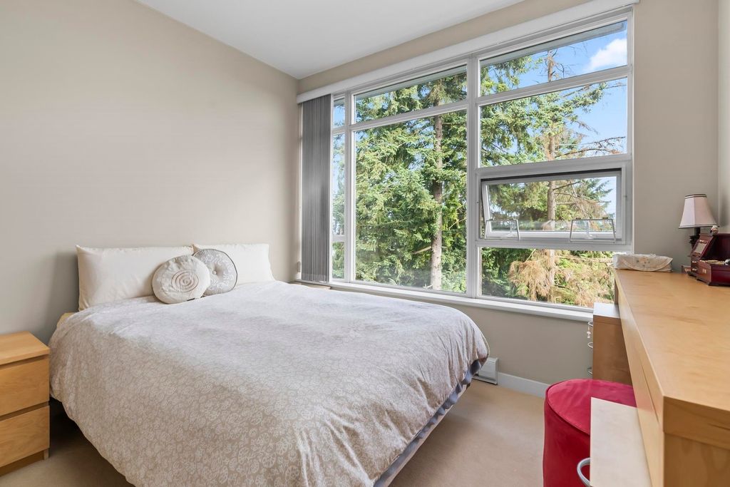 listing image 1104543119701499186