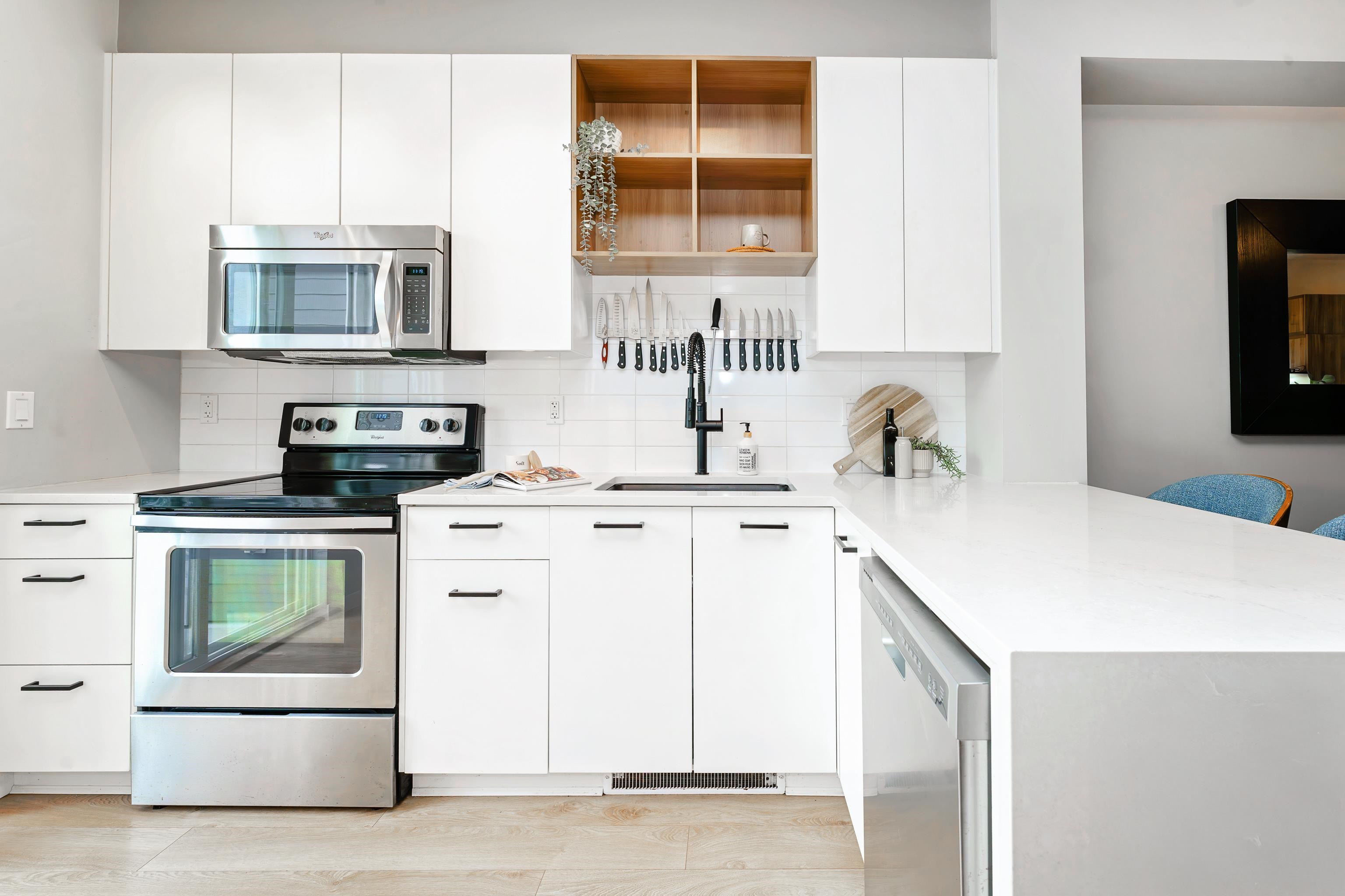 10974 Barnston View Road 5