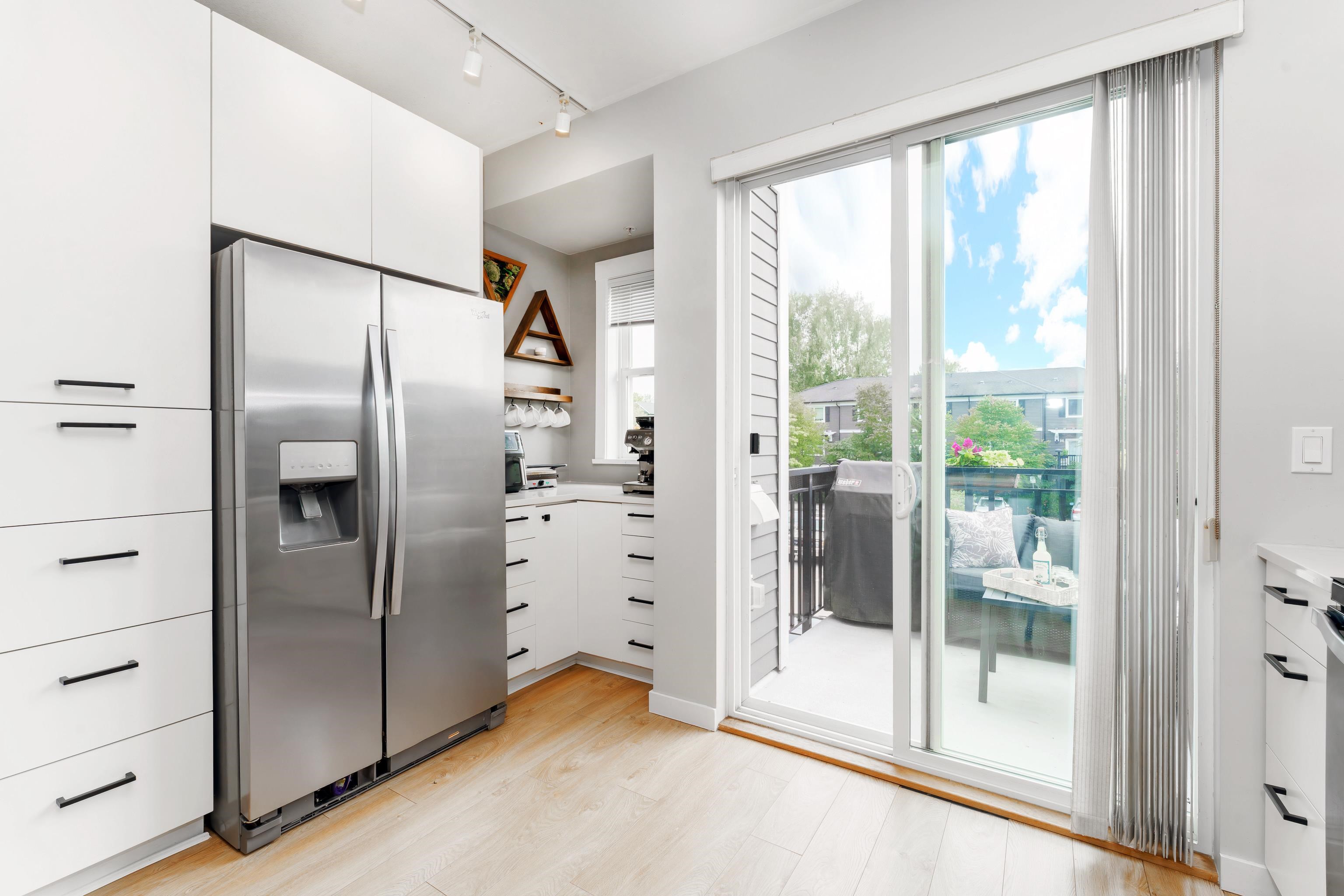 10974 Barnston View Road 5