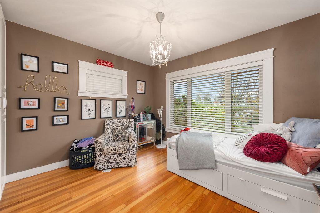 listing image 1105206983462784633