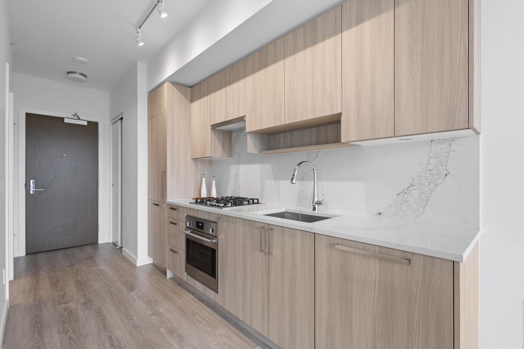 listing image 1104997613087546234
