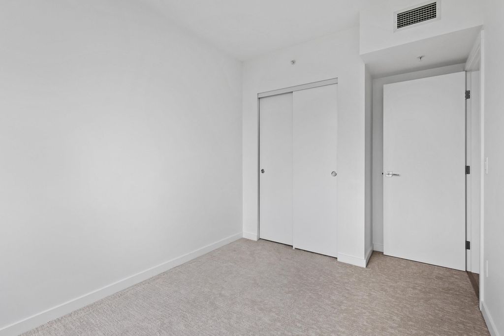 listing image 1109911541097720812