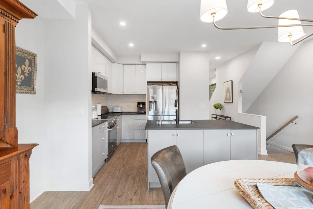 listing image 1105605065999482679
