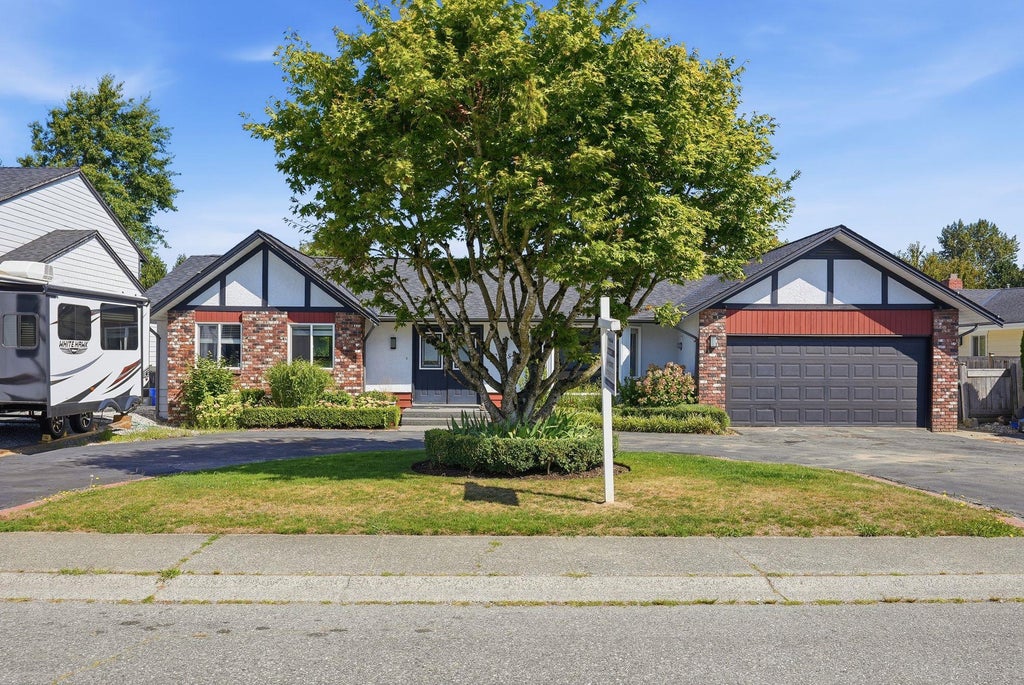 Photo of 26959 33 Avenue, Langley, BC V4W 3G5 (MLS # R3155670)